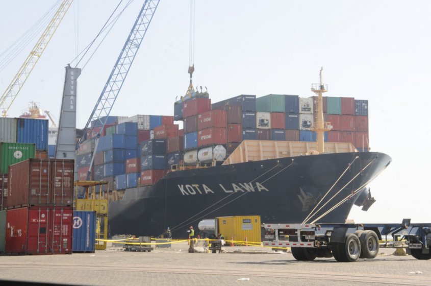 Exportaciones cayeron 17% en lo que va del año